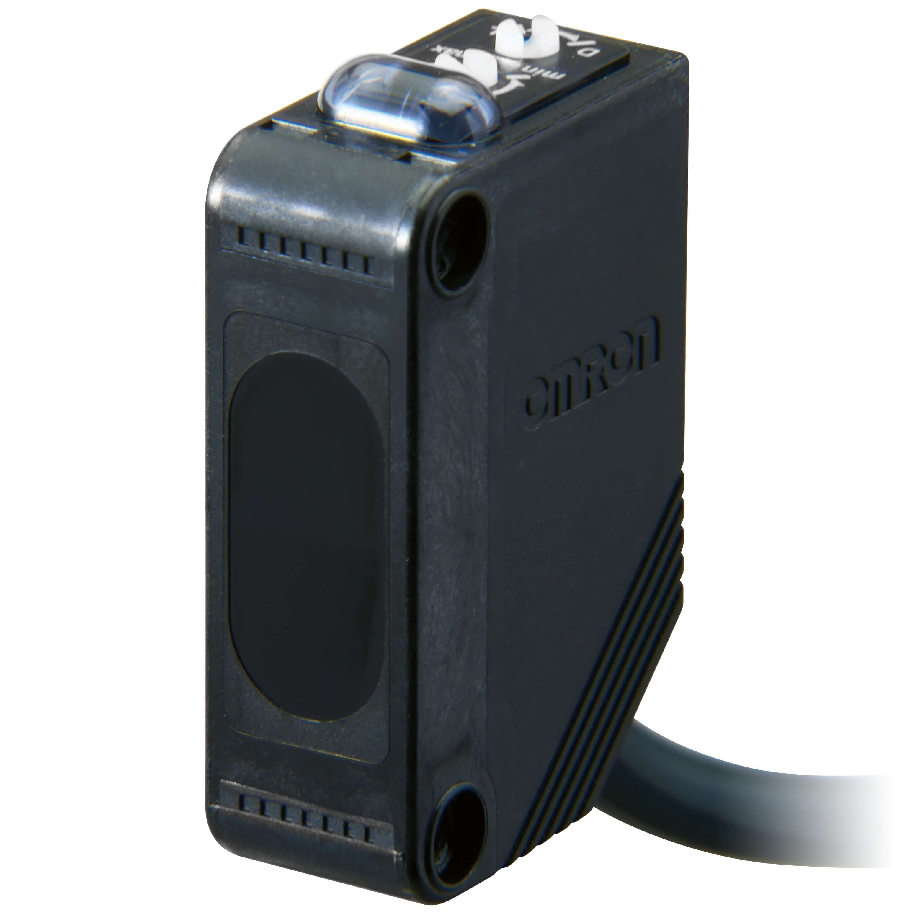 OMRON E3Z-D82 2M 小型光電感測器(擴散反射型/PNP/1m)